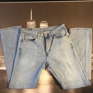 Levi straight leg blue jean.